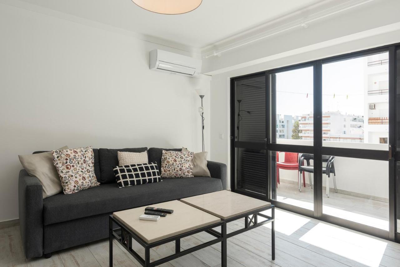 Chantal Apartment - Near The Beach - クアルテイラ エクステリア 写真